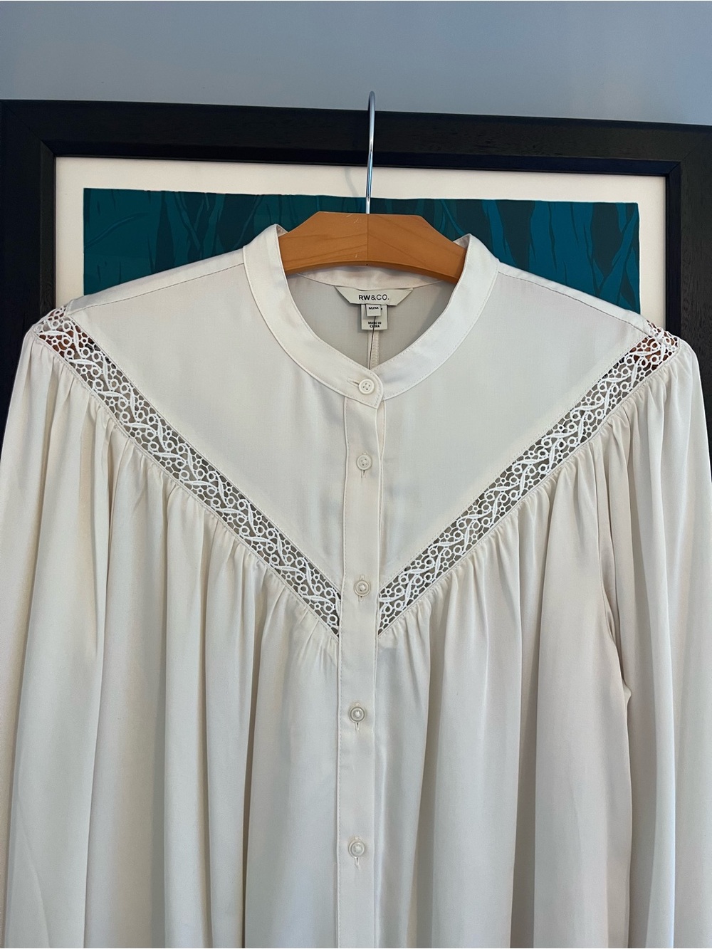 BNWT - RW&CO. White Lace-Yoke Button Front Blouse